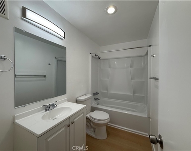 4636 Laurel Canyon Boulevard - Photo Thumbnail 15