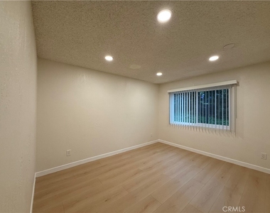 4636 Laurel Canyon Boulevard - Photo Thumbnail 19