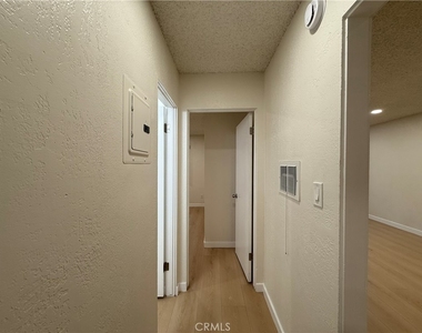 4636 Laurel Canyon Boulevard - Photo Thumbnail 14