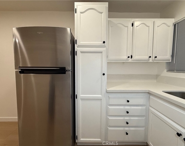 4636 Laurel Canyon Boulevard - Photo Thumbnail 2