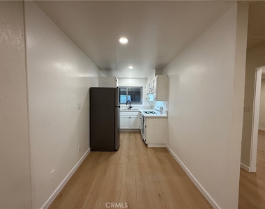 4636 Laurel Canyon Boulevard - Photo Thumbnail 7