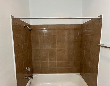 11459 Collins Street - Photo Thumbnail 15