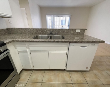 11459 Collins Street - Photo Thumbnail 4