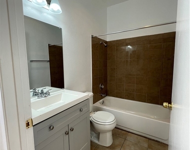 11459 Collins Street - Photo Thumbnail 14