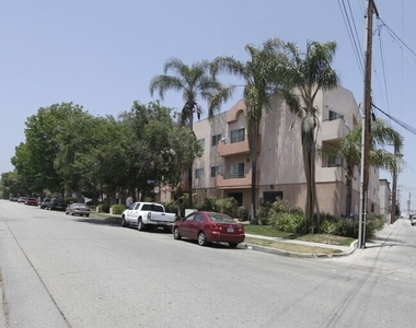 11459 Collins Street - Photo Thumbnail 17