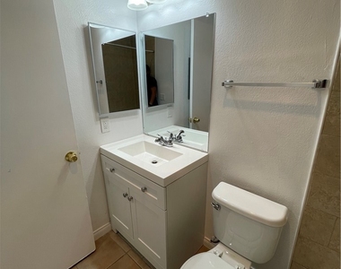 11459 Collins Street - Photo Thumbnail 12