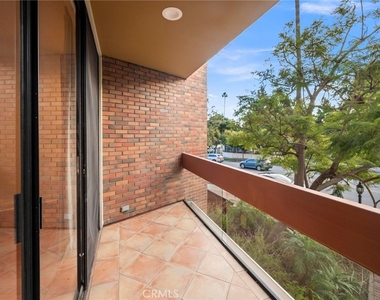 750 S Bundy Drive - Photo Thumbnail 13