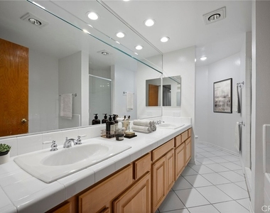750 S Bundy Drive - Photo Thumbnail 15