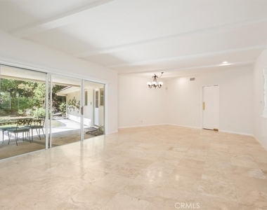 3969 Longridge - Photo Thumbnail 4
