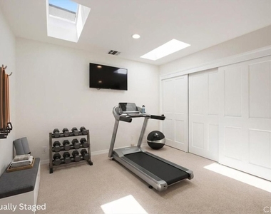 3969 Longridge - Photo Thumbnail 36