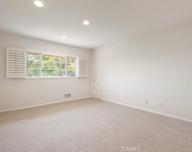 3969 Longridge - Photo Thumbnail 21