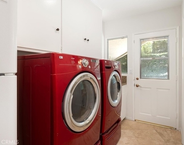 3969 Longridge - Photo Thumbnail 23