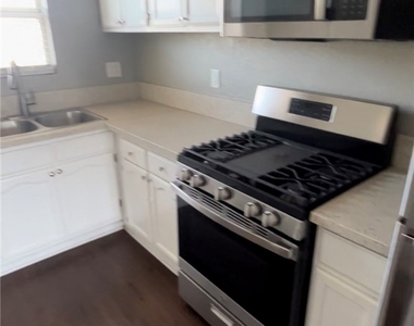 5163 Pickford Street - Photo Thumbnail 3