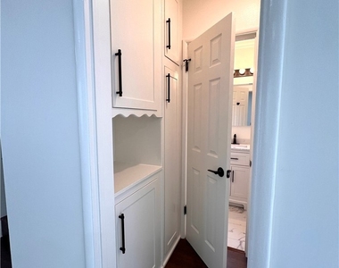 1218 19th Street - Photo Thumbnail 4