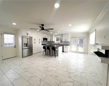 1218 19th Street - Photo Thumbnail 6