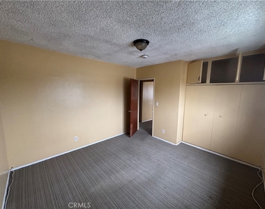 8868 S Wall St - Photo Thumbnail 8