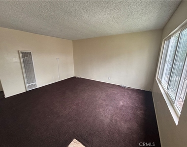 229 E 89th St - Photo Thumbnail 1