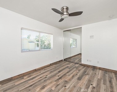 555 N Olive Street - Photo Thumbnail 5