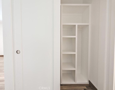 555 N Olive Street - Photo Thumbnail 8