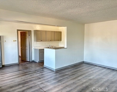 8641 Cerritos - Photo Thumbnail 3
