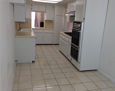 2105 Mathews - Photo Thumbnail 4
