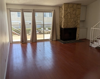 2105 Mathews - Photo Thumbnail 1