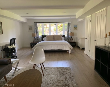 210 Monarch Bay - Photo Thumbnail 9