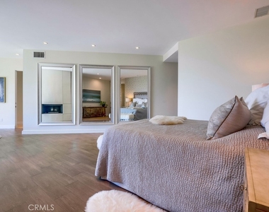 1725 Del Mar - Photo Thumbnail 19