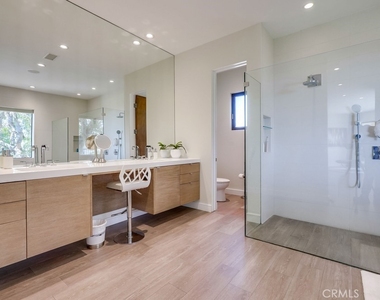 1725 Del Mar - Photo Thumbnail 21