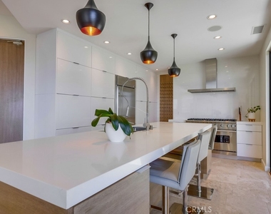 1725 Del Mar - Photo Thumbnail 15
