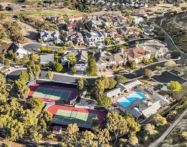 75 Marbella - Photo Thumbnail 5