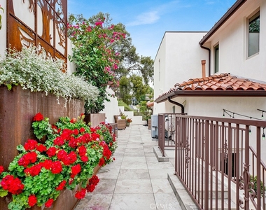 75 Marbella - Photo Thumbnail 31
