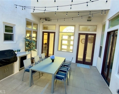 75 Marbella - Photo Thumbnail 50