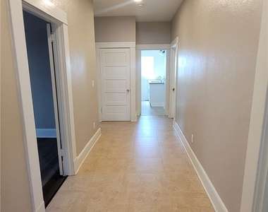 324 E Walnut - Photo Thumbnail 3