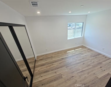 7333 Vanalden Avenue - Photo Thumbnail 7