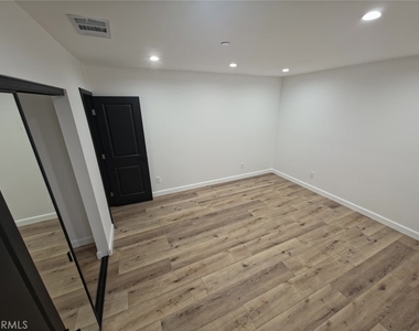 7333 Vanalden Avenue - Photo Thumbnail 5