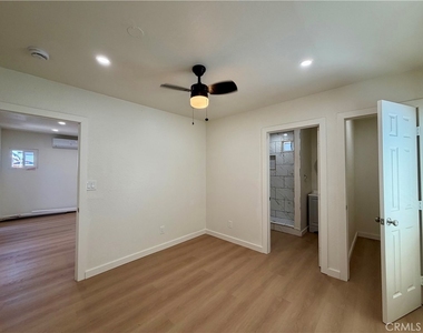 1426 W 83rd - Photo Thumbnail 7