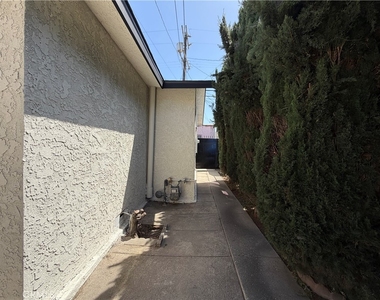 1426 W 83rd - Photo Thumbnail 12