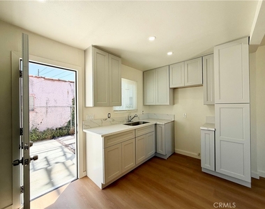 1426 W 83rd - Photo Thumbnail 5