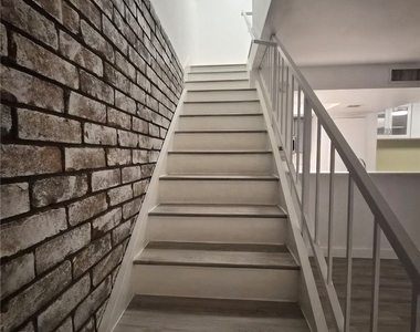 1301 W 8th - Photo Thumbnail 4