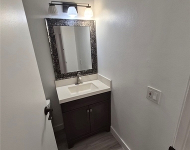1301 W 8th - Photo Thumbnail 12