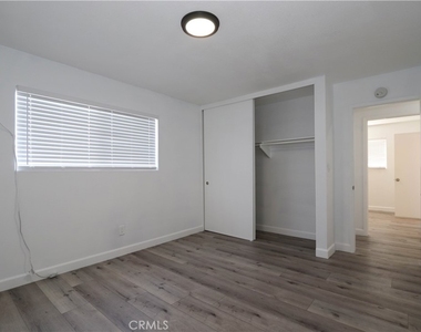 460 Vista Avenue - Photo Thumbnail 27
