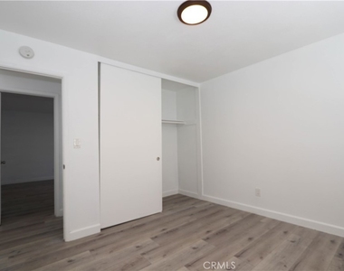 460 Vista Avenue - Photo Thumbnail 21