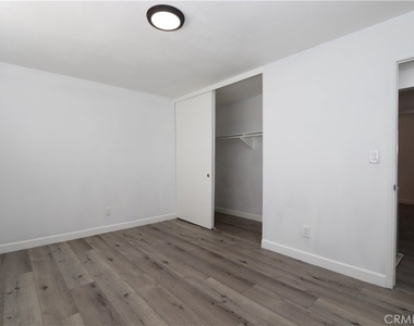 460 Vista Avenue - Photo Thumbnail 14
