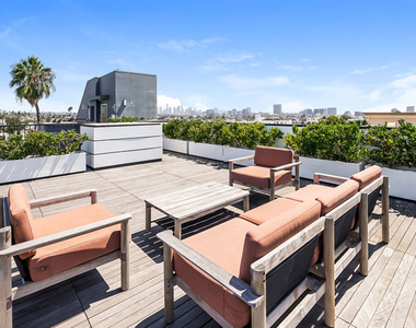 521 N Gramercy Place - Photo Thumbnail 5
