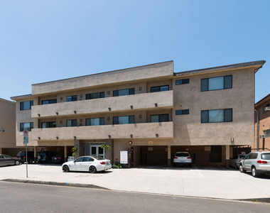 931 N Alfred Street - Photo Thumbnail 19