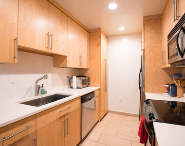 931 N Alfred Street - Photo Thumbnail 28