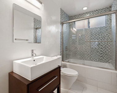 931 N Alfred Street - Photo Thumbnail 3