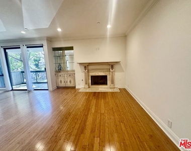 324 N Palm Drive - Photo Thumbnail 5