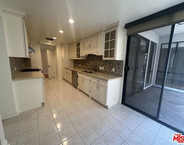 324 N Palm Drive - Photo Thumbnail 13